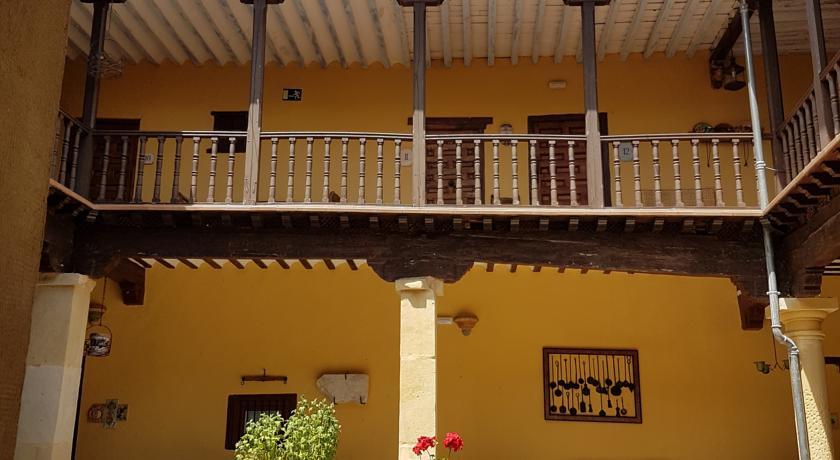 Casa Palacio Conde De Garcinarro Huete Bagian luar foto